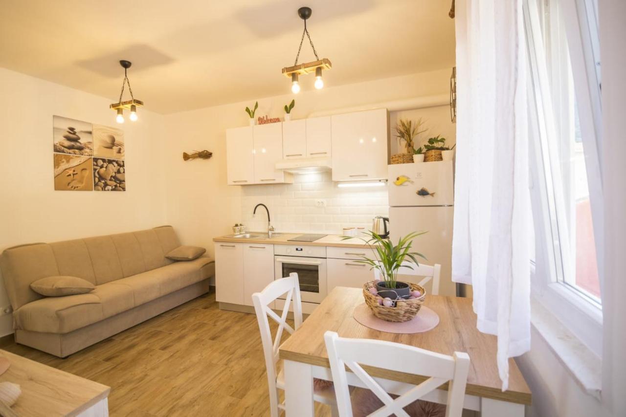 Komiža Little Bee Apartment מראה חיצוני תמונה