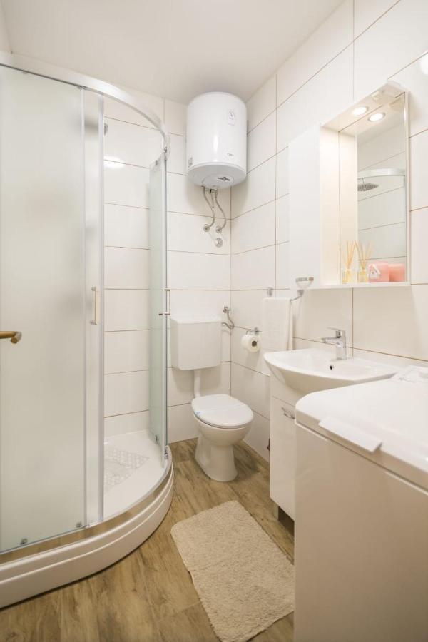 Komiža Little Bee Apartment מראה חיצוני תמונה